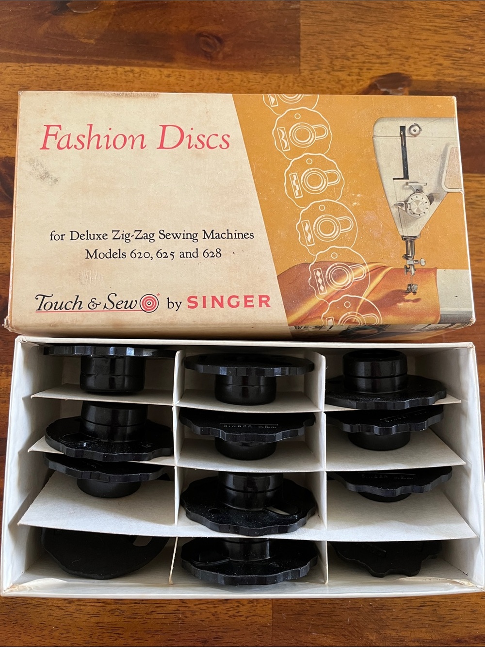Set of 12 SINGER Fashion Discs for Deluxe Zig-Zag Sewing Machine 620/625/628